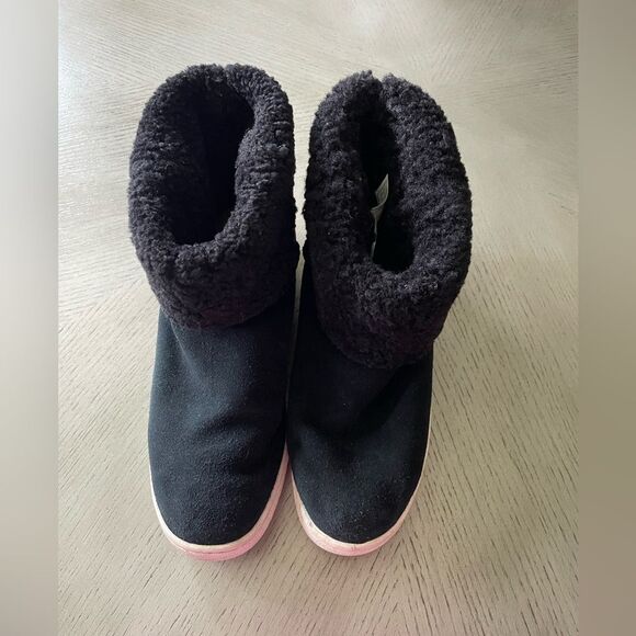 UGG Shoes - UGG Mika Sheepskin Classic Sneaker Boots Suede Faux Shearling Black Size 8